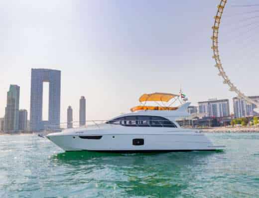 Luxury yacht LUNA Dubai Harbour with 17 guests capacity